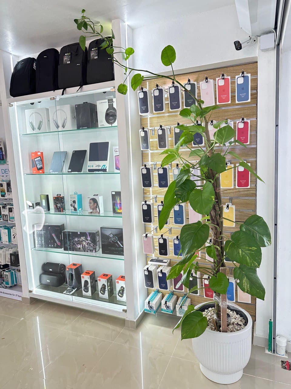 Pared de fundas y accesorios en Opción Cell